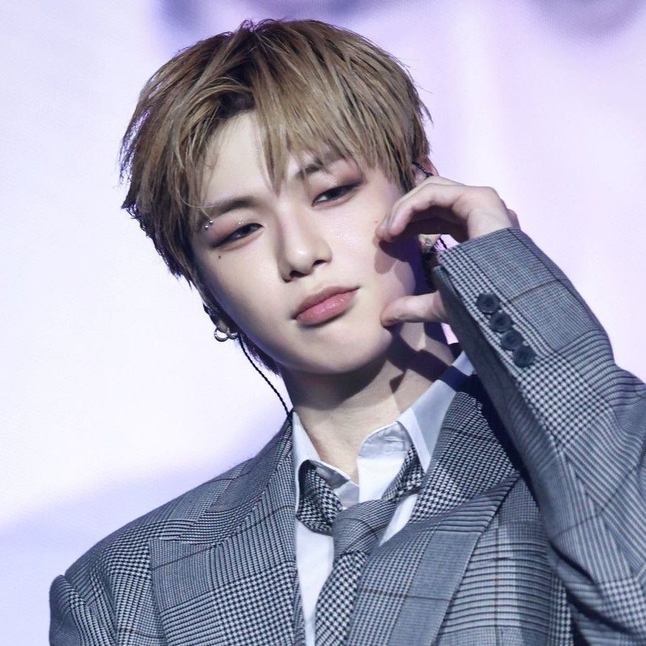 강다니엘 최근 활동샷