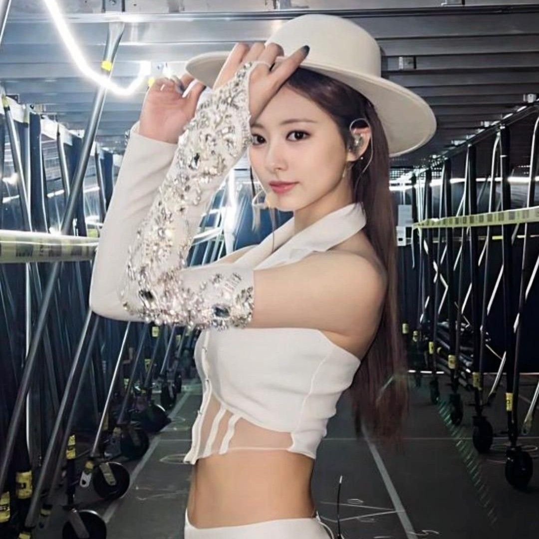 Foto terbaru Tzuyu (TWICE)