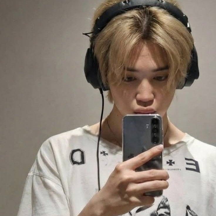 Latest photo of Jimin (BTS)