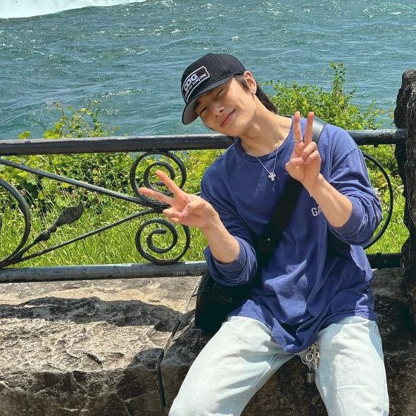 Behind-the-scenes cut of I.N (Stray Kids)