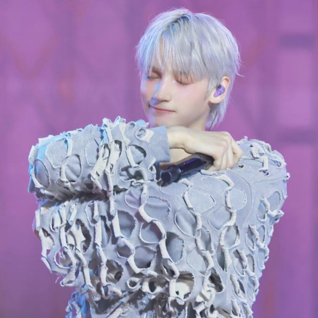 A moment captured by HueningKai (TOMORROW X TOGETHER)'s fan