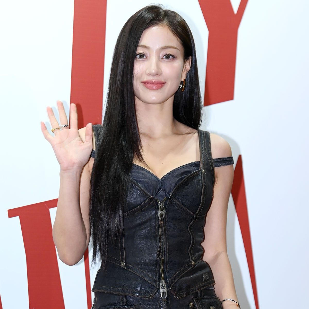 Recent activity shot of Jihyo (TWICE)