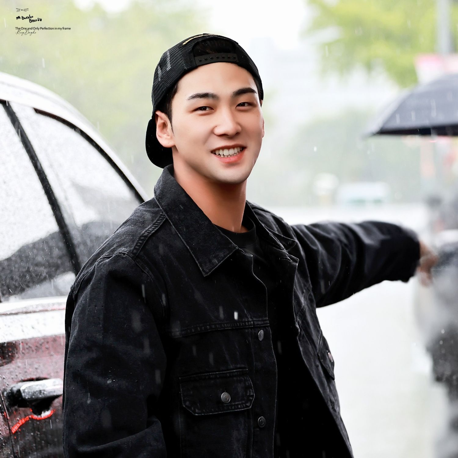 A moment captured by Baekho's fan