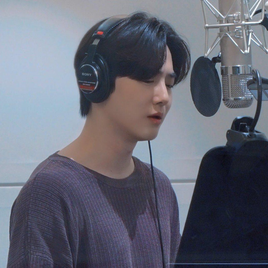 Behind-the-scenes cut of Suho (EXO)