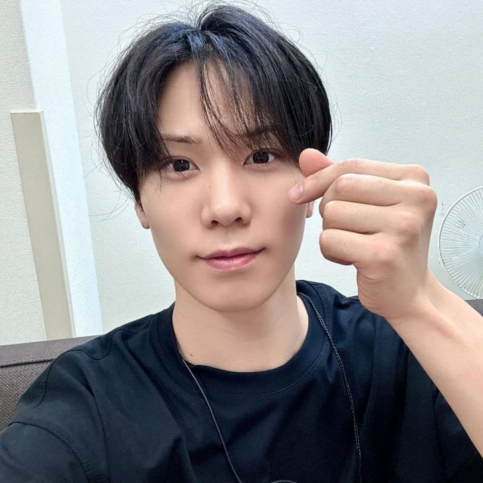 아스트로의 최신 사진