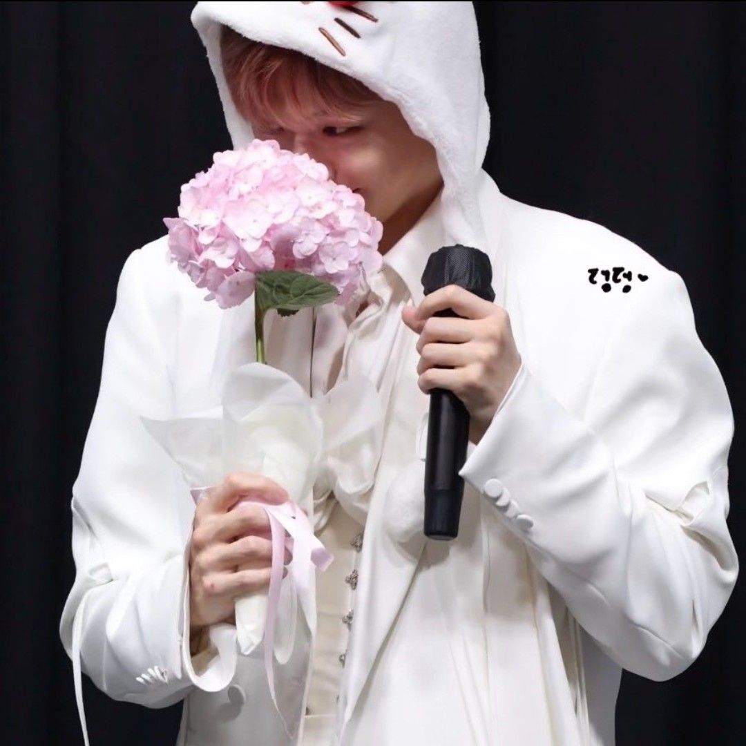 강다니엘 최근 활동샷