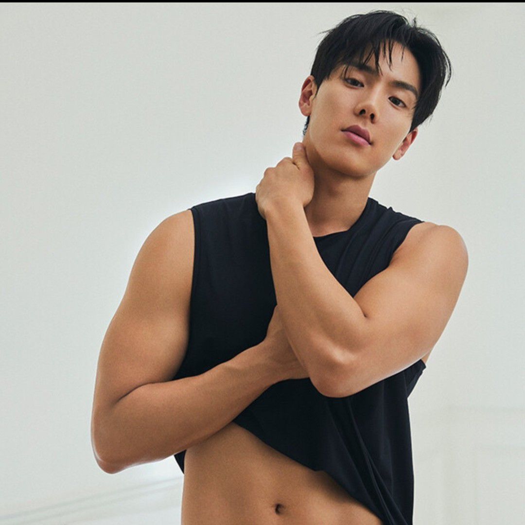 A moment captured by Shownu (MONSTA X)'s fan