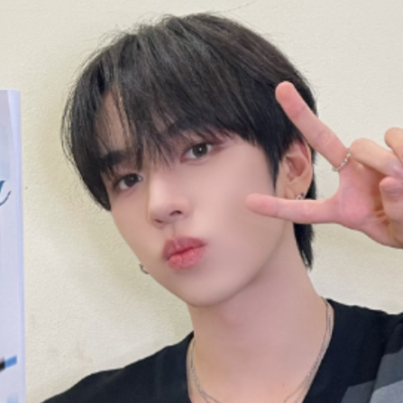 A moment captured by Hanjun (n.SSign)'s fan