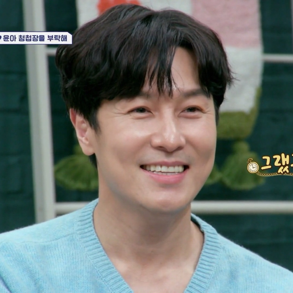 A moment captured by Kim Dongwan (SHINHWA)'s fan