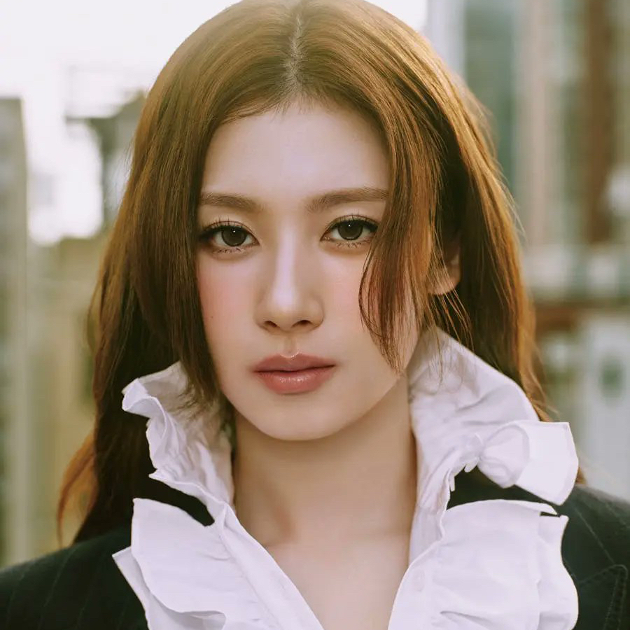 Sana (TWICE)的最新活動照片