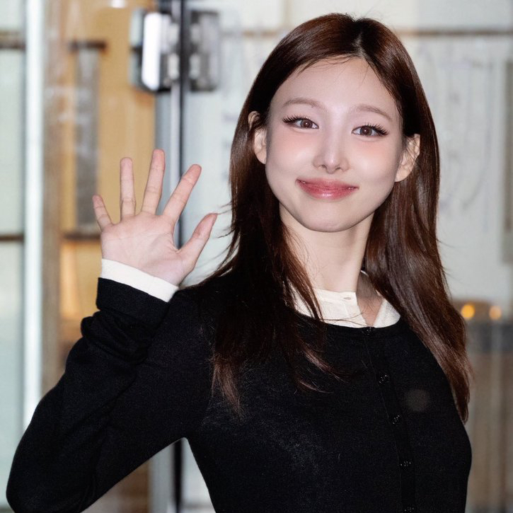 Recent activity shot of Nayeon (TWICE)