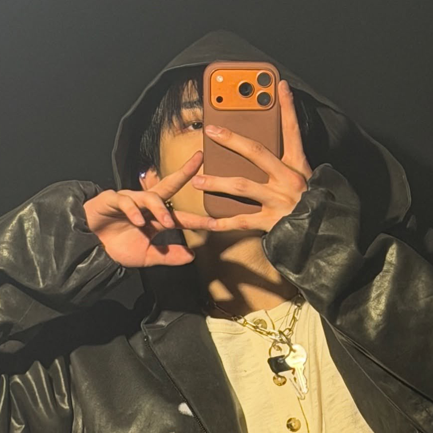 Latest photo of Hyunjin (Stray Kids)