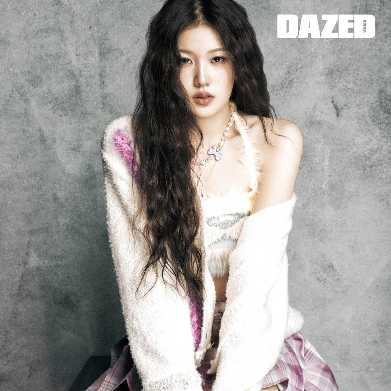 Recent activity shot of Yoon Jiyoon (izna)