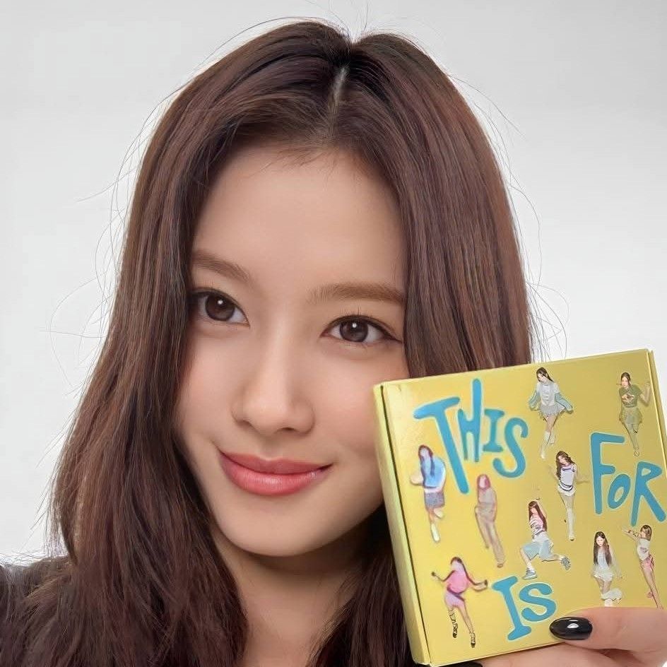 サナ (TWICE)の舞台裏ショット