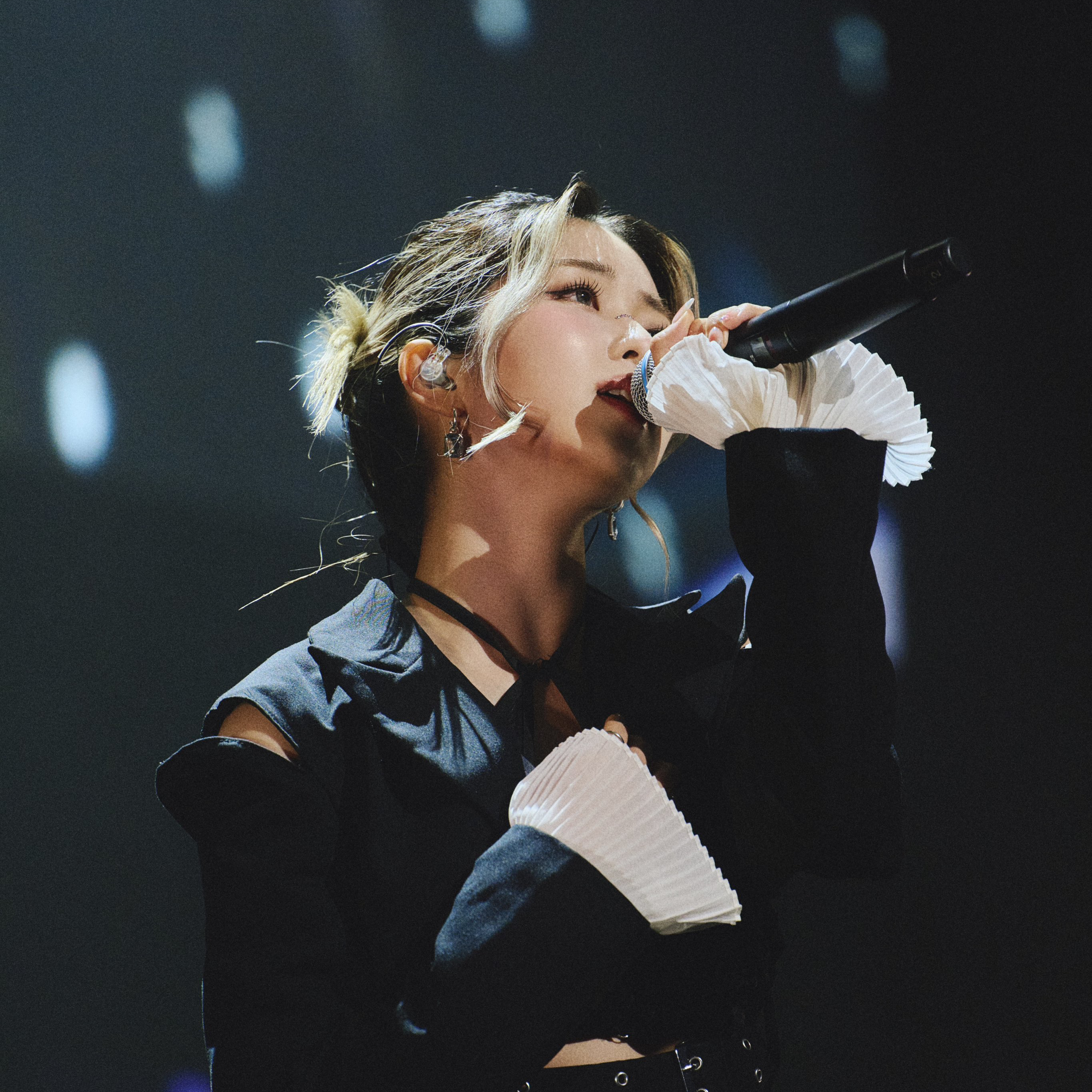 A moment captured by Tanaka Yuuki (IS:SUE)'s fan