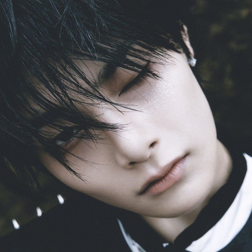 Behind-the-scenes cut of I.N (Stray Kids)