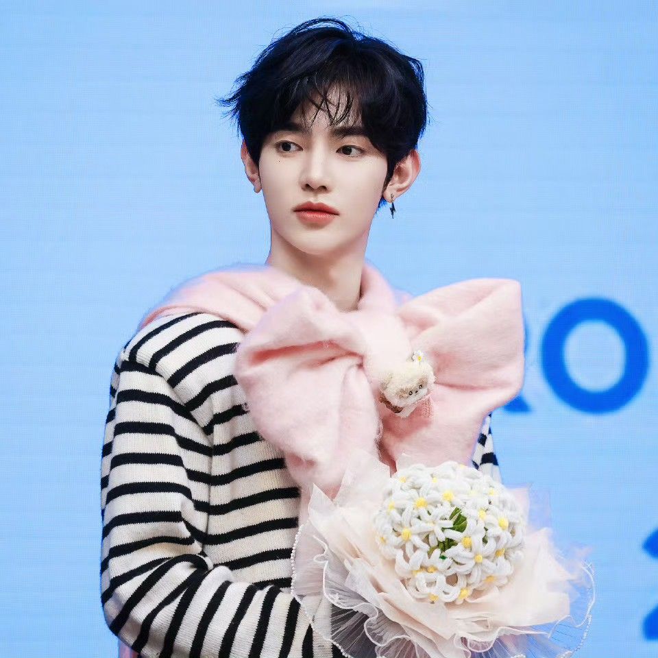 A moment captured by Zhang Hao (ZEROBASEONE)'s fan