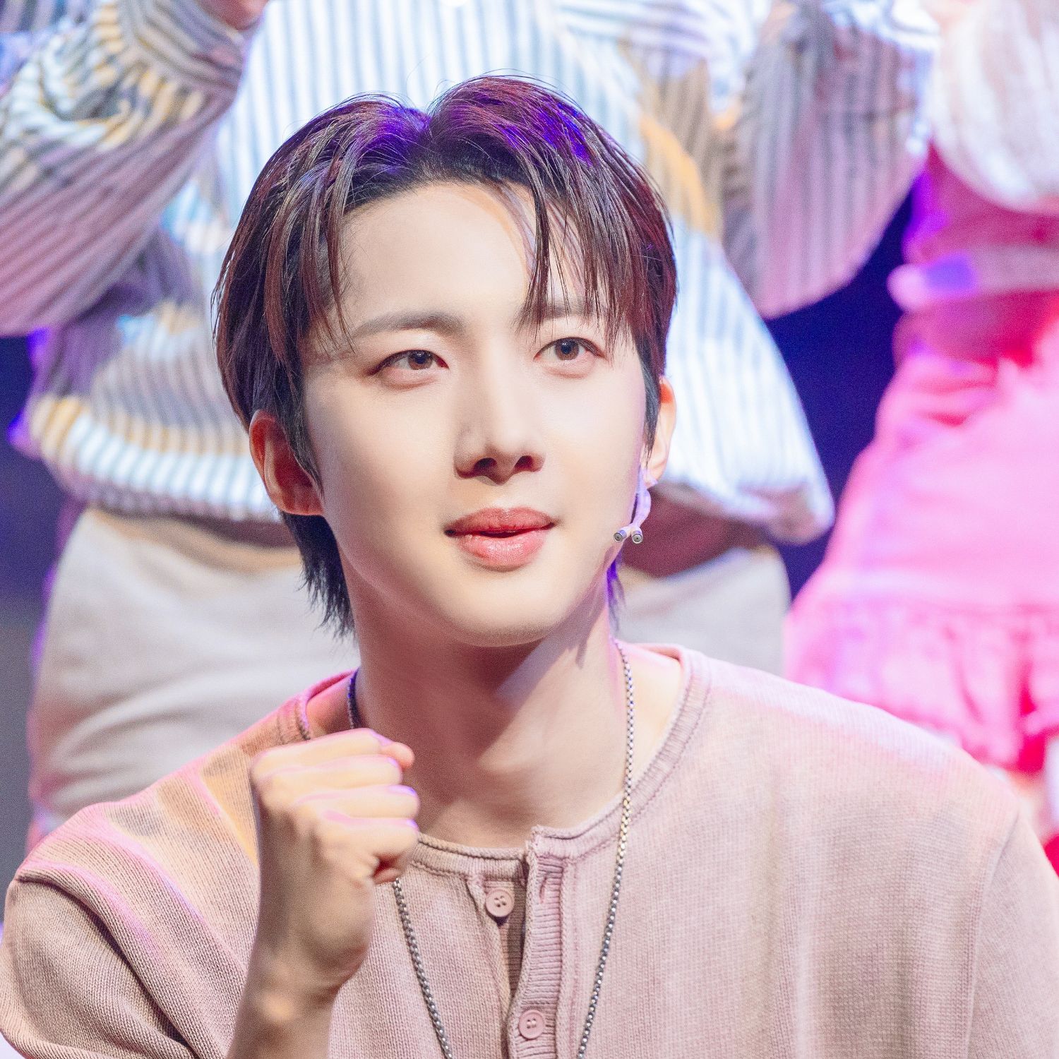 Behind-the-scenes cut of Hui (PENTAGON)