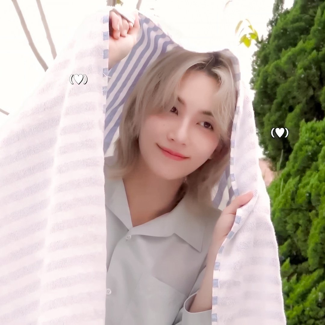 Recent activity shot of Jeonghan (SEVENTEEN)