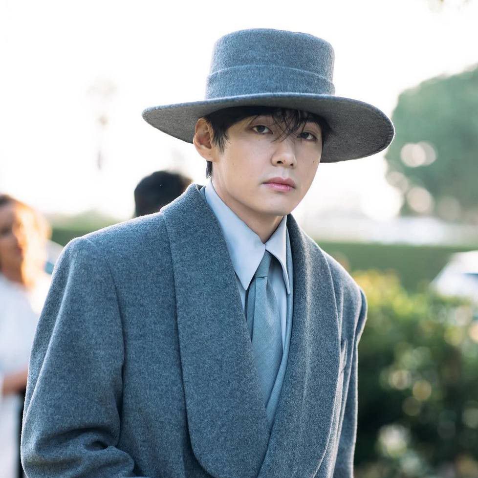 Foto aktivitas terbaru V (BTS)