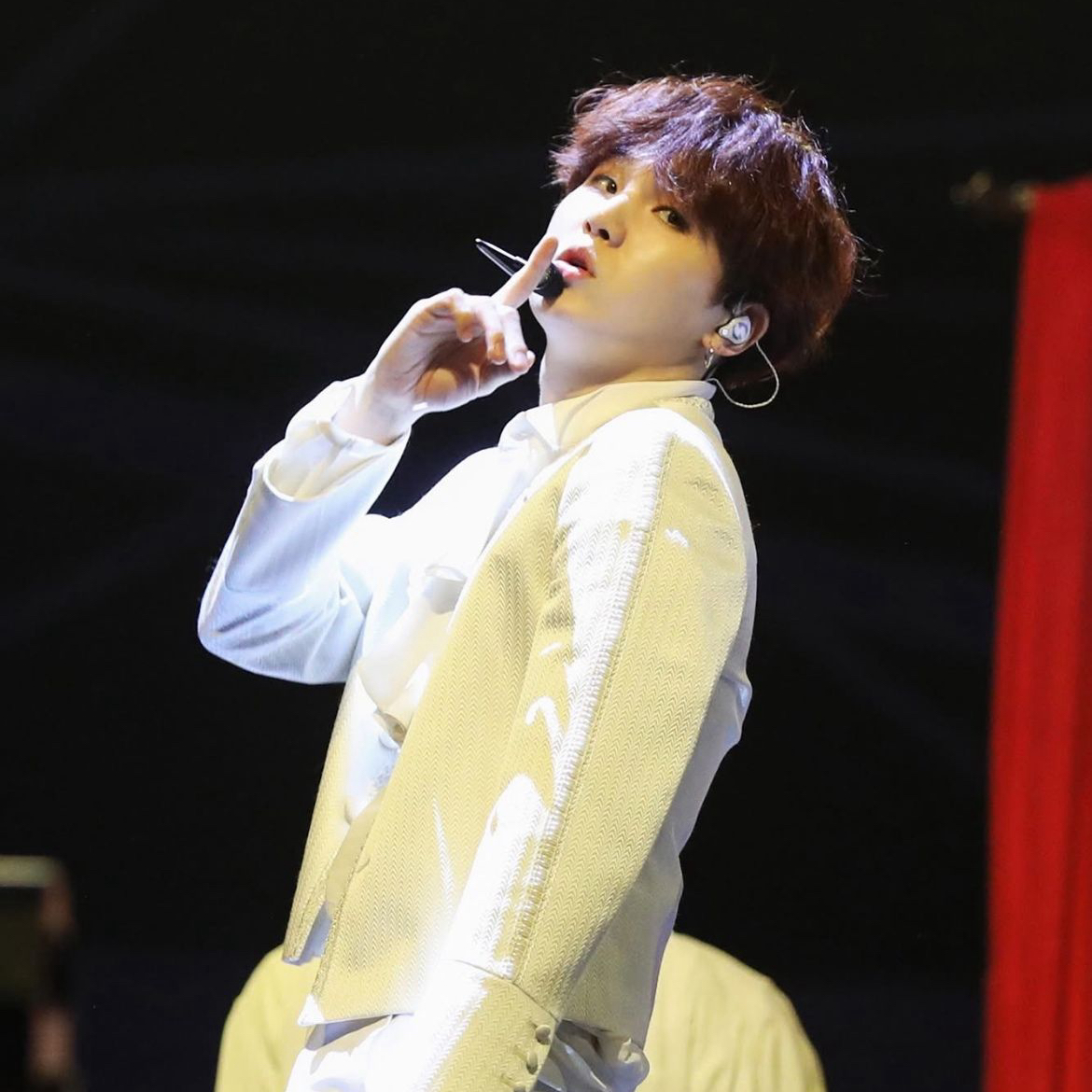 Behind-the-scenes cut of SUGA (BTS)
