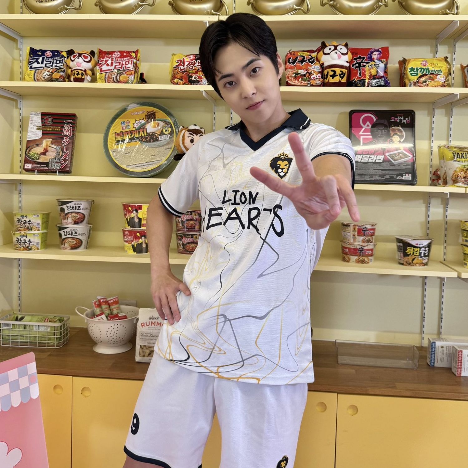 Behind-the-scenes cut of Xiumin (EXO)