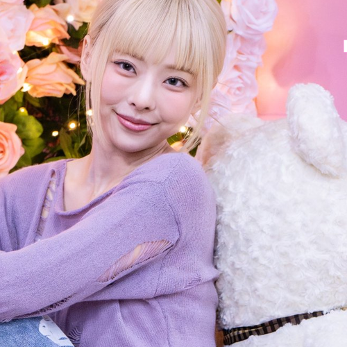 Latest photo of ViVi (Loossemble)