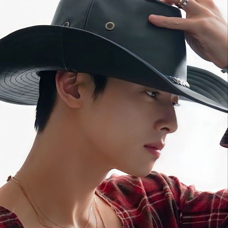 A moment captured by Eunwoo (ASTRO)'s fan