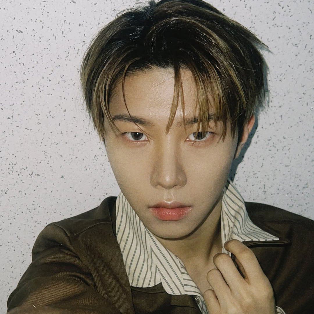 Behind-the-scenes cut of Hyunwoo (Xikers)