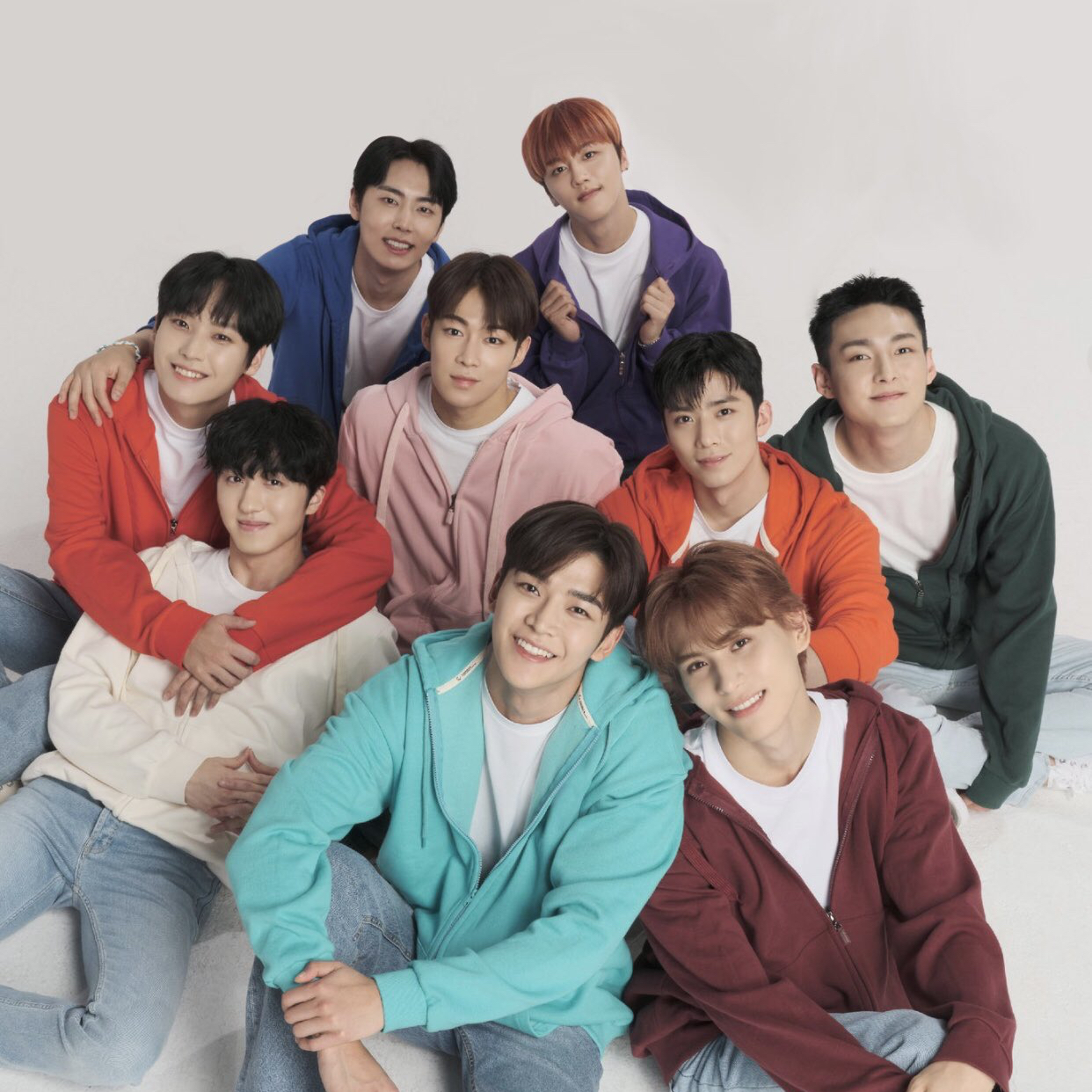 Behind-the-scenes cut of SF9