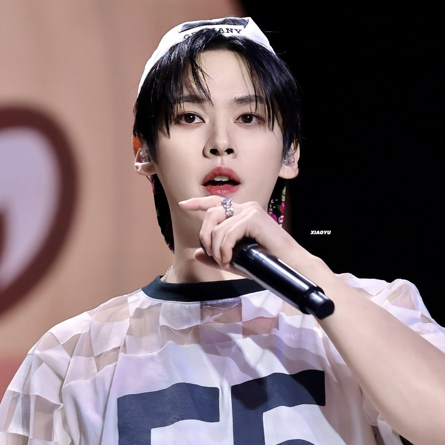 A moment captured by Lee Know (Stray Kids)'s fan