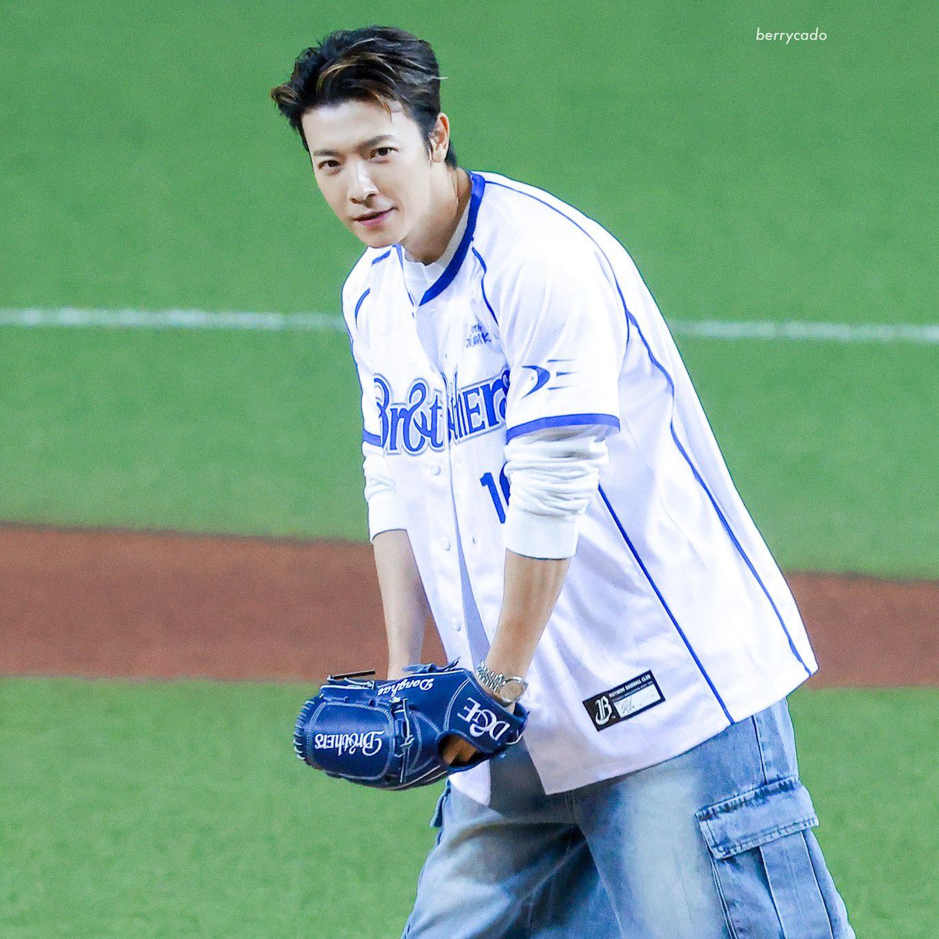 Foto aktivitas terbaru Donghae (Super Junior)