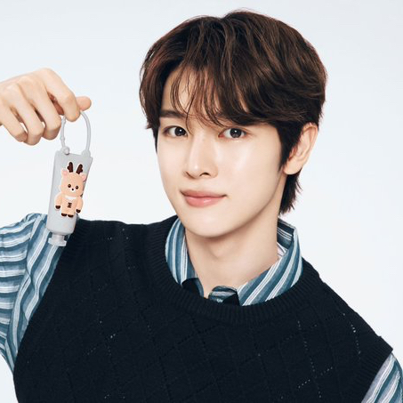 Recent activity shot of Sungchan (RIIZE)