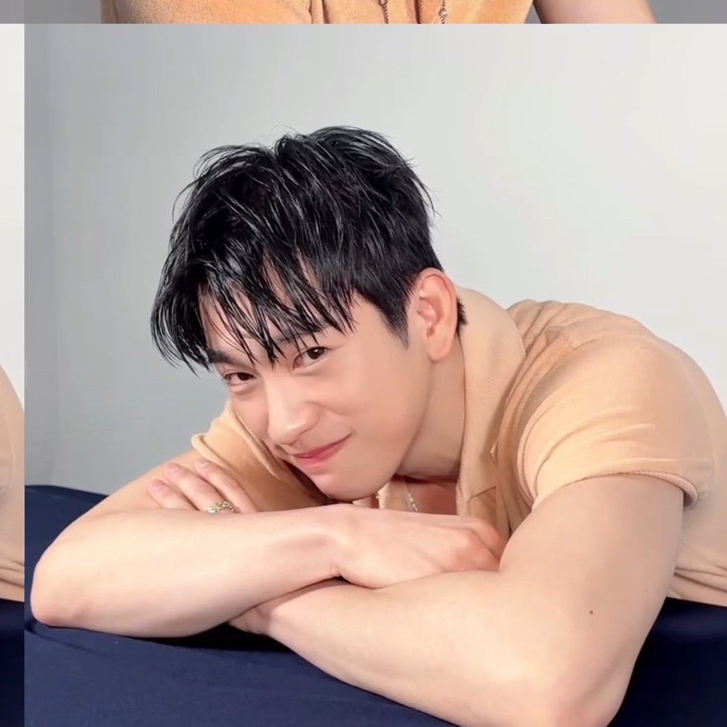 Behind-the-scenes cut of Jinyoung (GOT7)