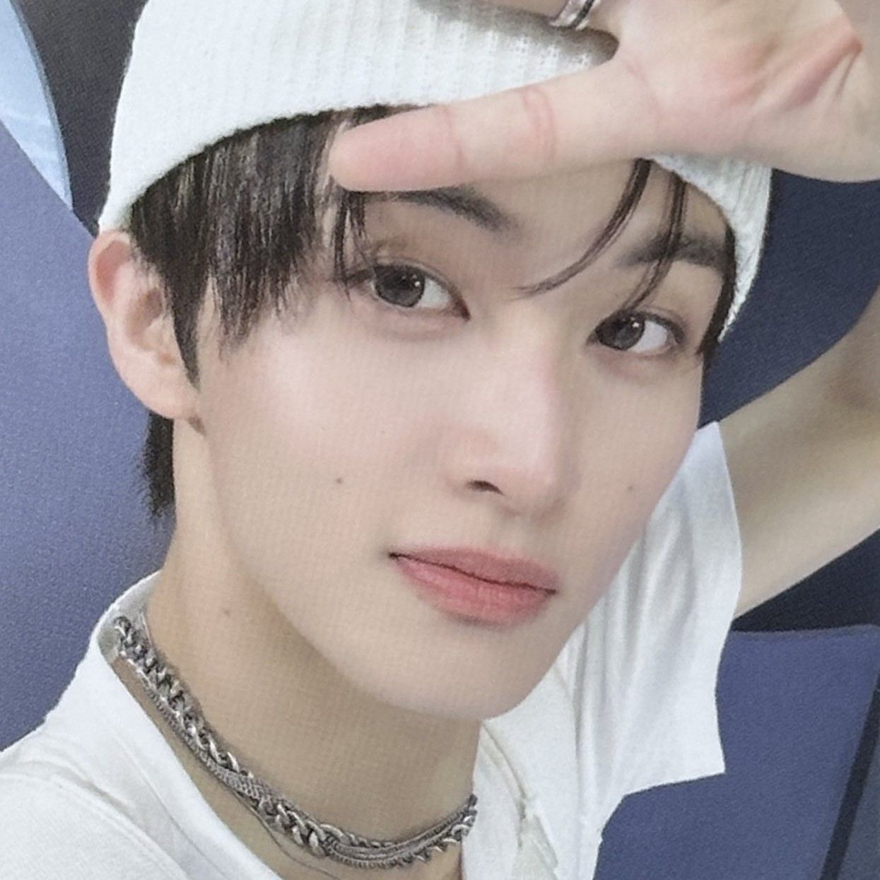 Behind-the-scenes cut of Mark (NCT 127, NCT DREAM)