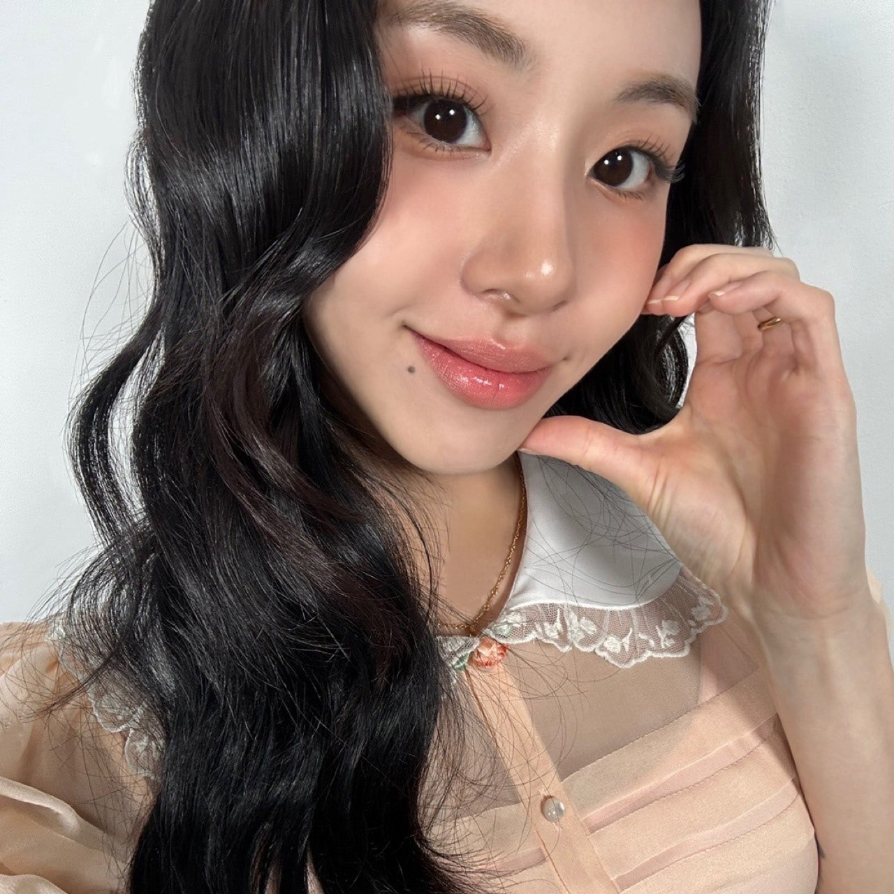 Behind-the-scenes cut of Chaeyoung (TWICE)