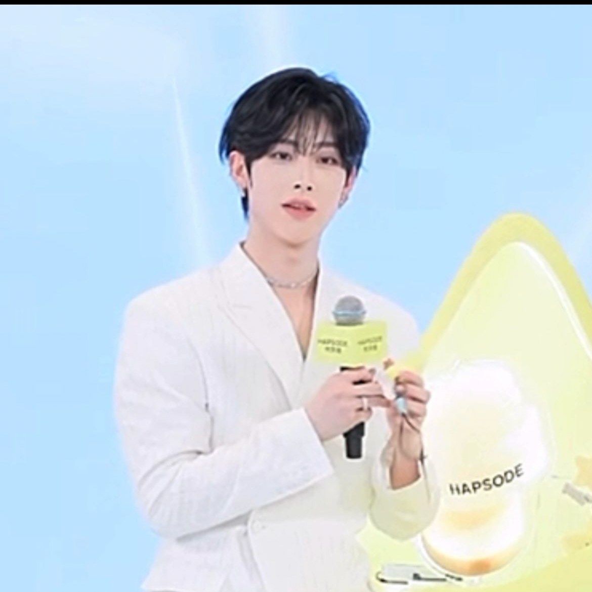 Behind-the-scenes cut of Ricky (ZEROBASEONE)