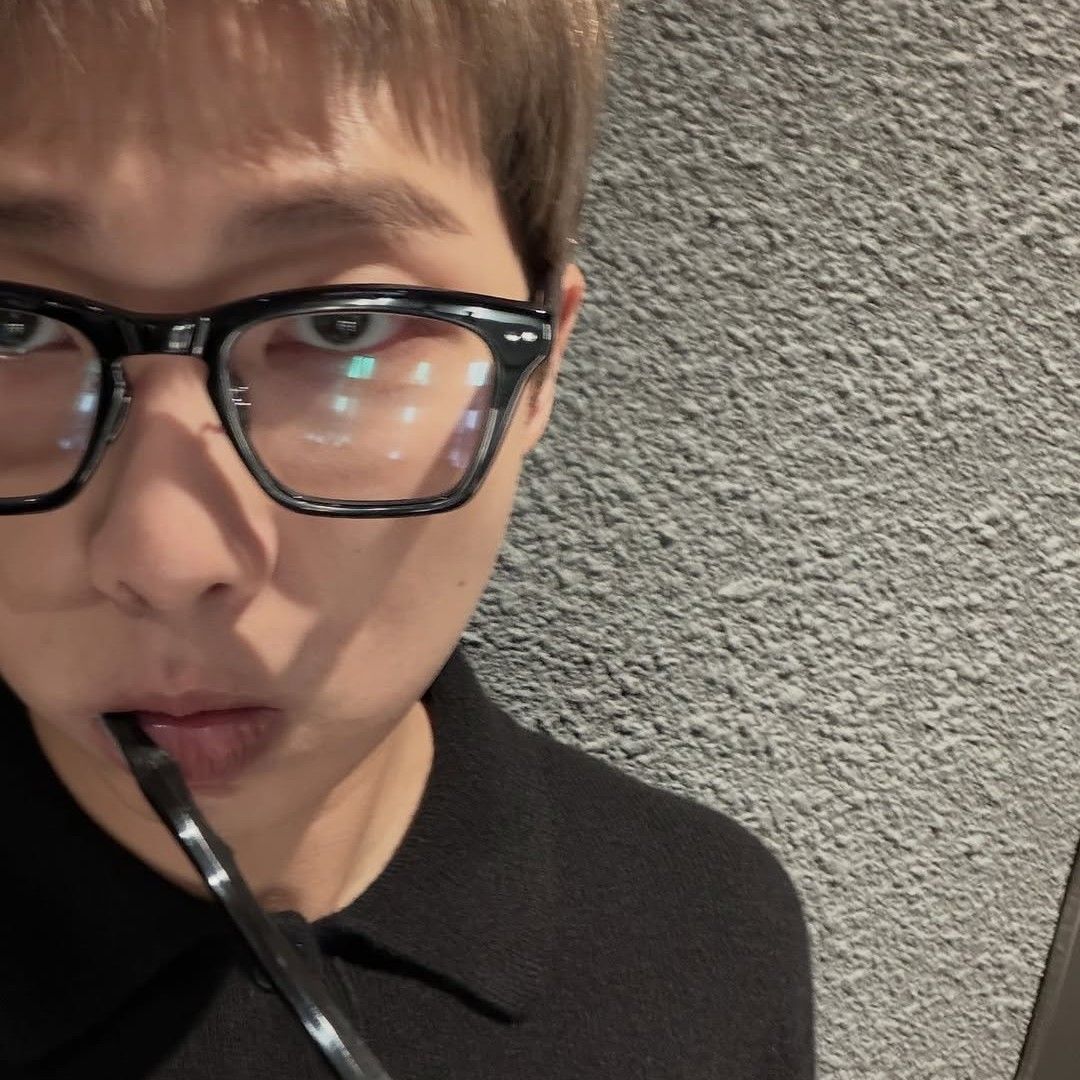 Behind-the-scenes cut of RM (BTS)