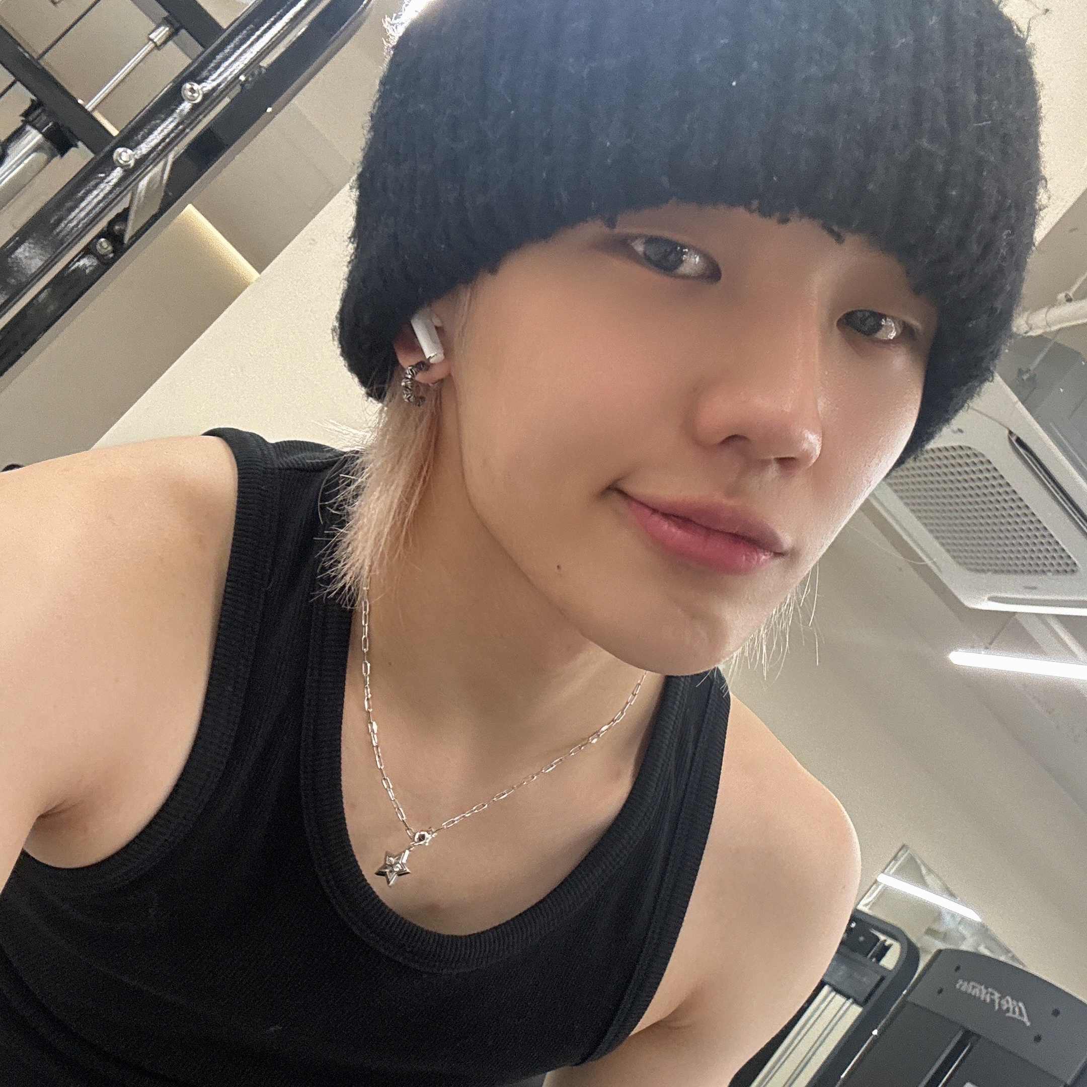 Behind-the-scenes cut of Junhyeok (TNX)