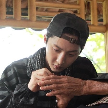 Recent activity shot of Hui (PENTAGON)