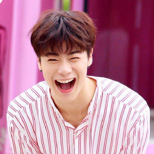 A moment captured by Moonbin (ASTRO)'s fan