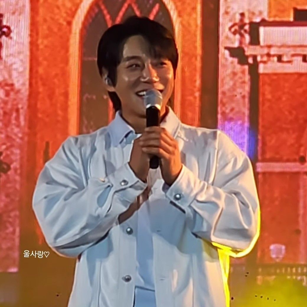 Behind-the-scenes cut of Hwang Chiyeol