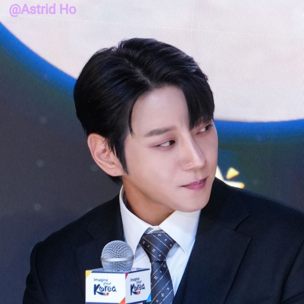 A moment captured by Hwang Chiyeol's fan