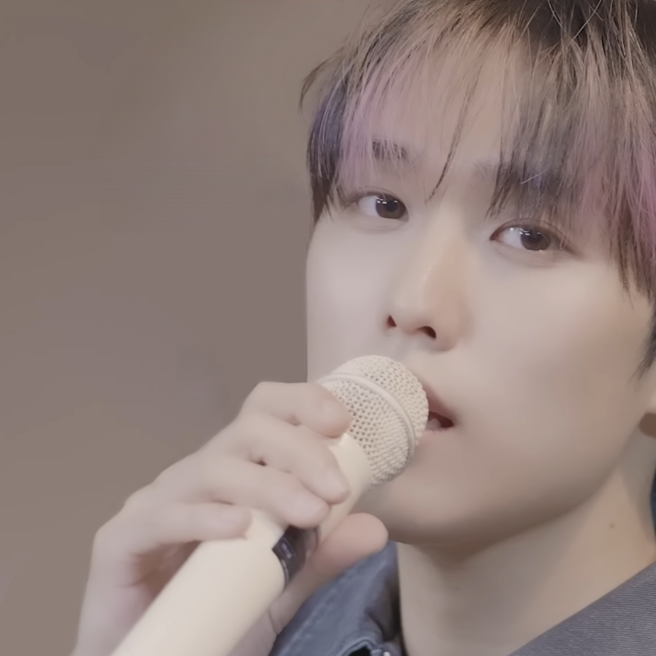 A moment captured by Jacob (THE BOYZ)'s fan