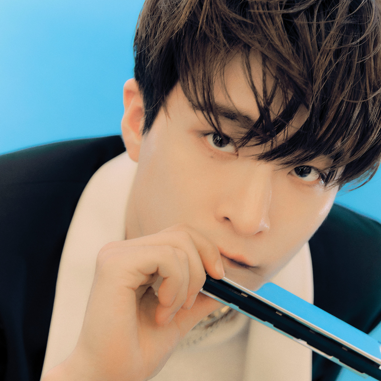 Behind-the-scenes cut of Youngjae (GOT7)