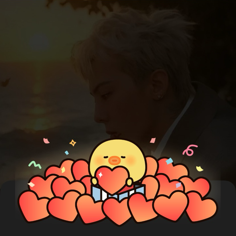 Recent activity shot of G-DRAGON (BIGBANG)