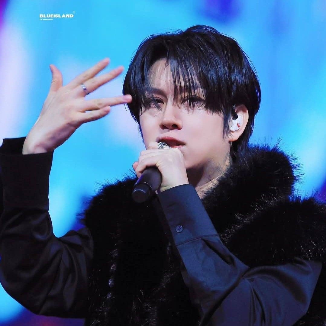 A moment captured by Heechul (Super Junior)'s fan