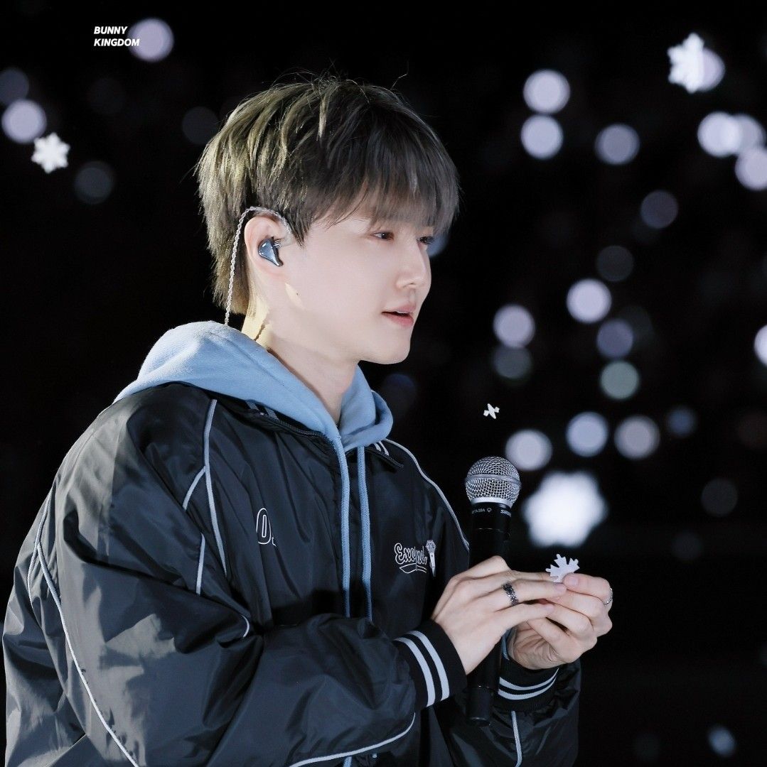 Latest photo of Suho (EXO)