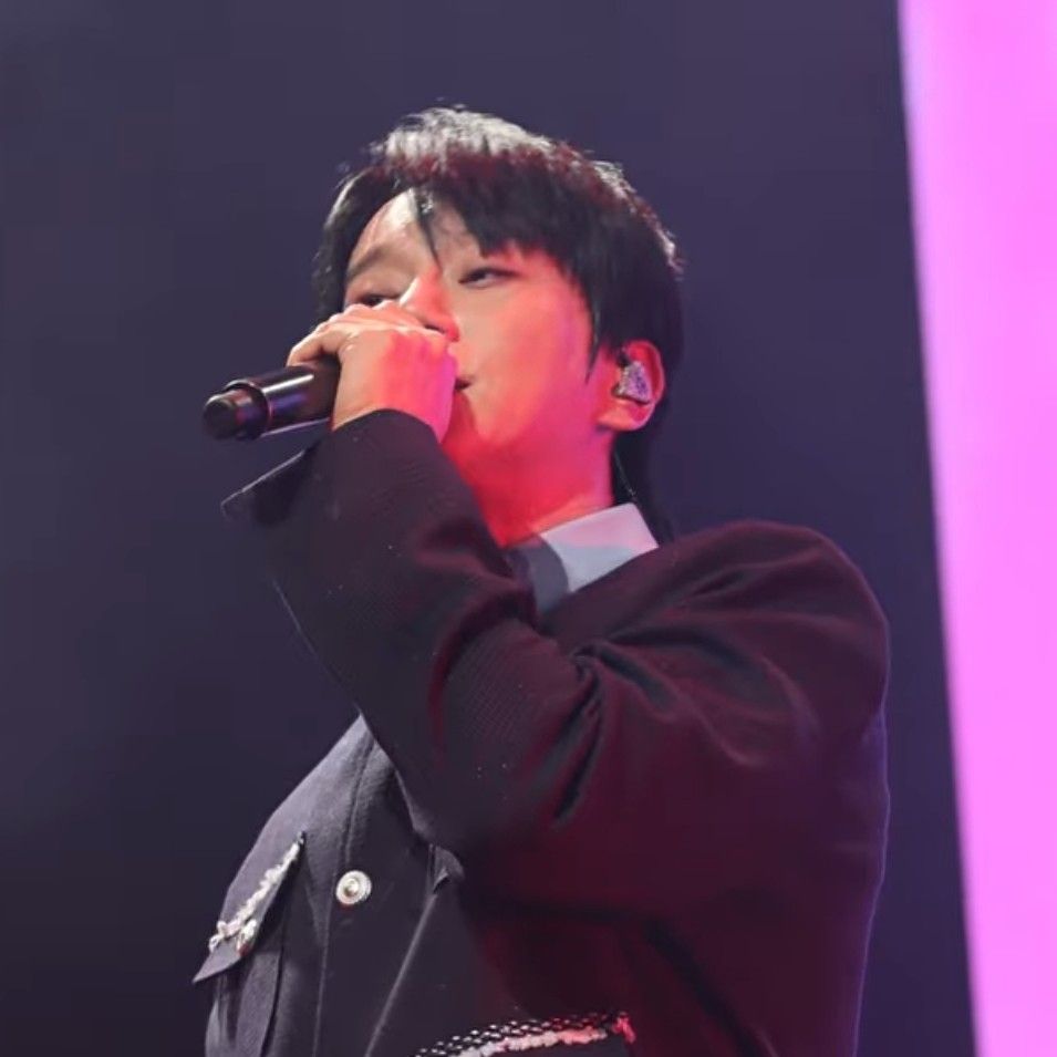Recent activity shot of Hwang Chiyeol