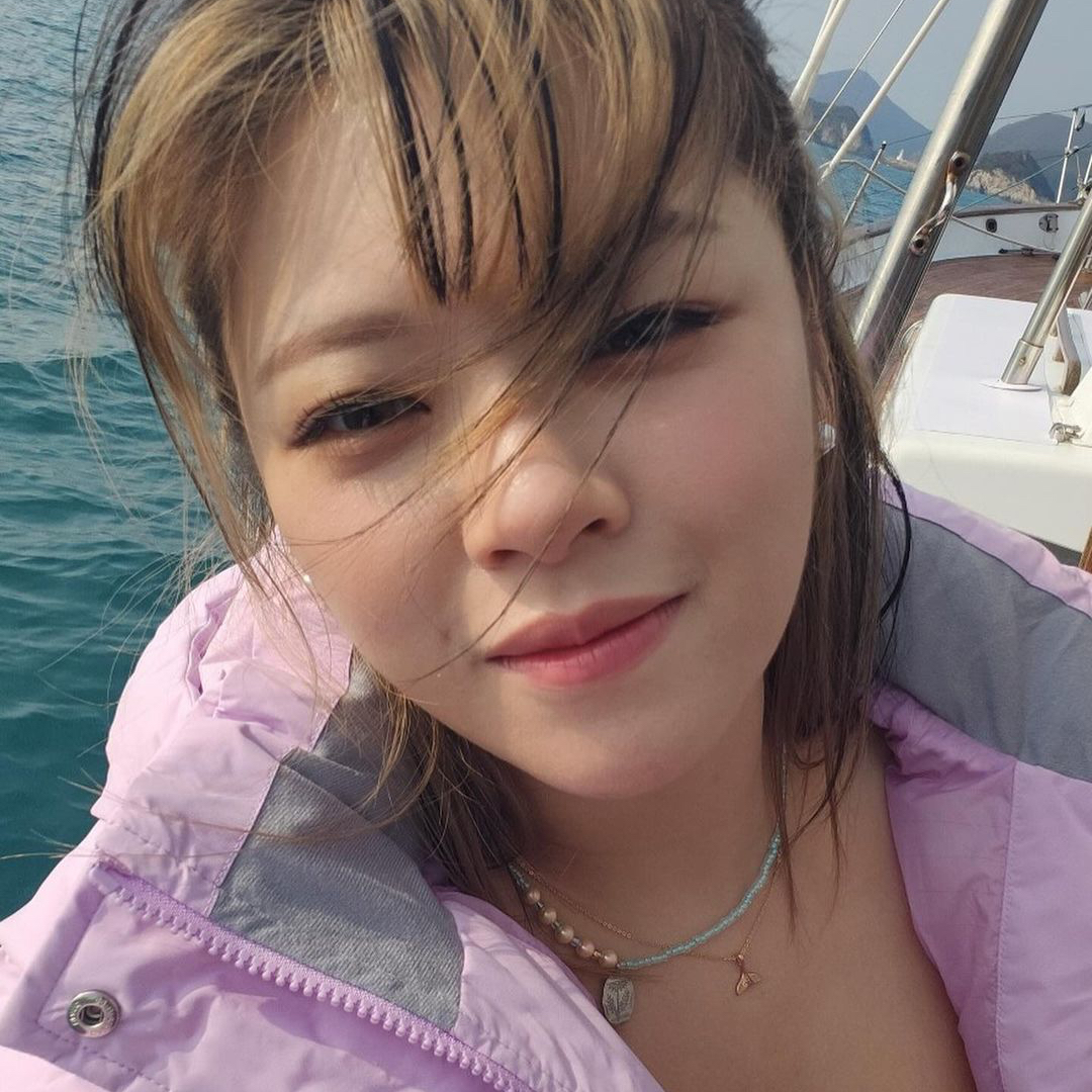 Behind-the-scenes cut of Jeongyeon (TWICE)